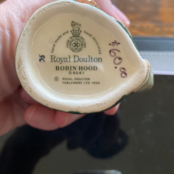 Lot of 5 small brand new Toby jugs from retail store. - Picture 7 of 9